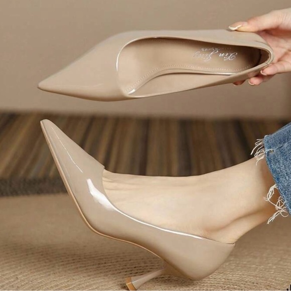 SHEIN Shoes - Shein pointed nude patent leather heels size 8